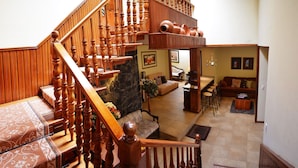 Staircase - Hostal Casa Lloret (Cuenca)