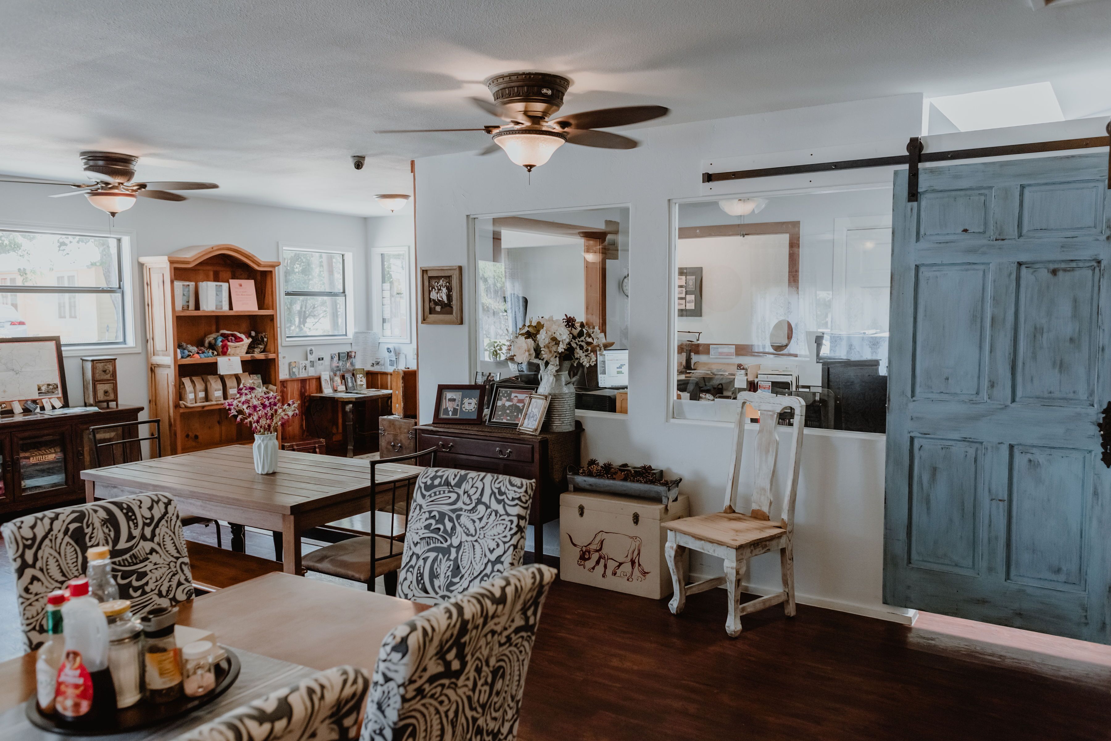 50 インチの薄型テレビ (デジタル放送視聴可)、テレビ、Netflix