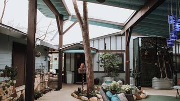 Home Suite | Courtyard view