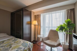 Business Twin Apartment | Desk, laptop workspace, blackout curtains, soundproofing - Kaibin Apartment Nanjing University branch (Nanjing)