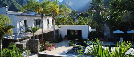 Fachada de la propiedad