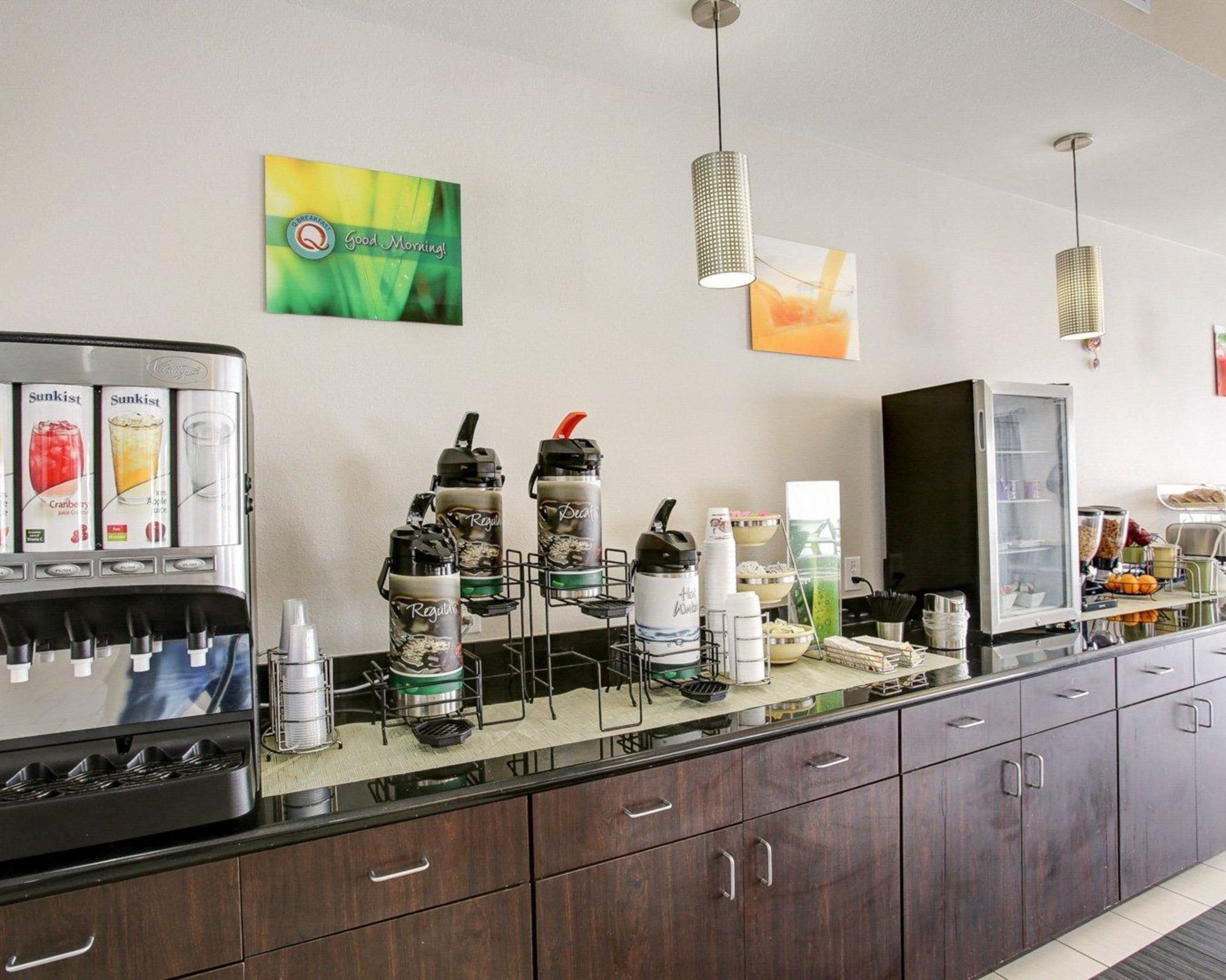 free buffet breakfast