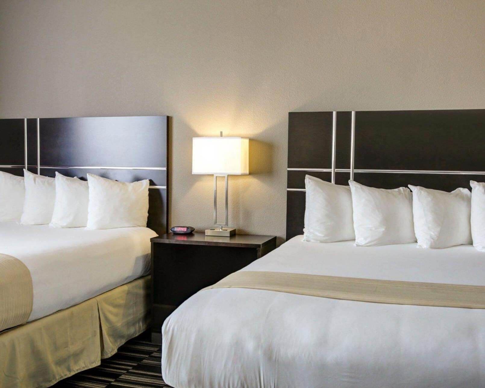 Pillowtop beds, desk, iron/ironing board, free WiFi
