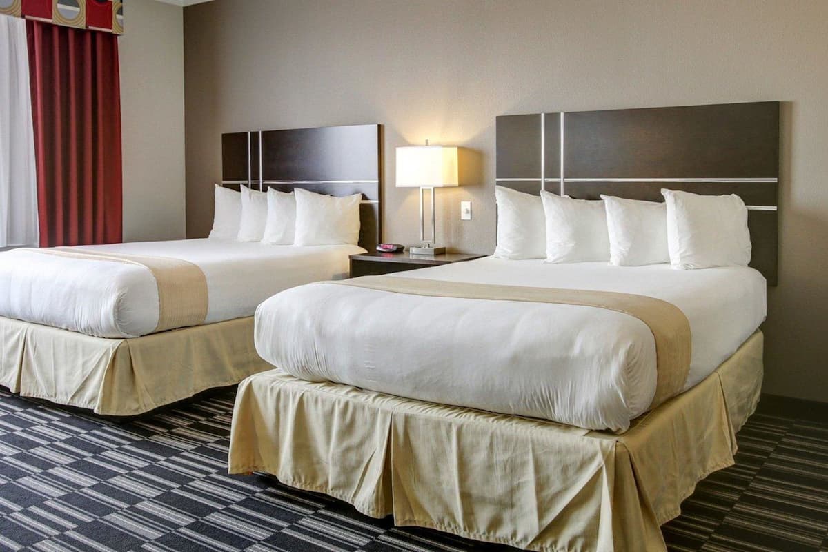 Surmatelas, bureau, fer et planche Ă repasser, Wi-Fi gratuit