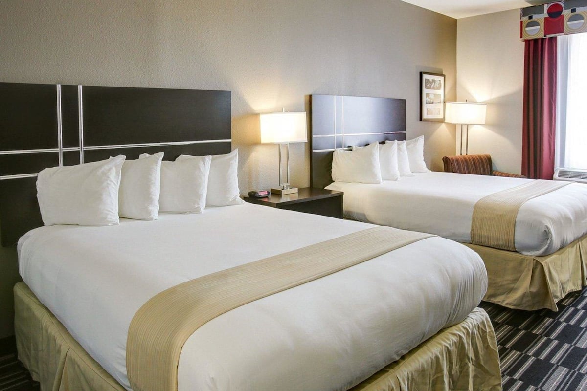 standard room, 2 queen beds, non smoking | pillow-top beds, desk, iron/ironing board, free wifi