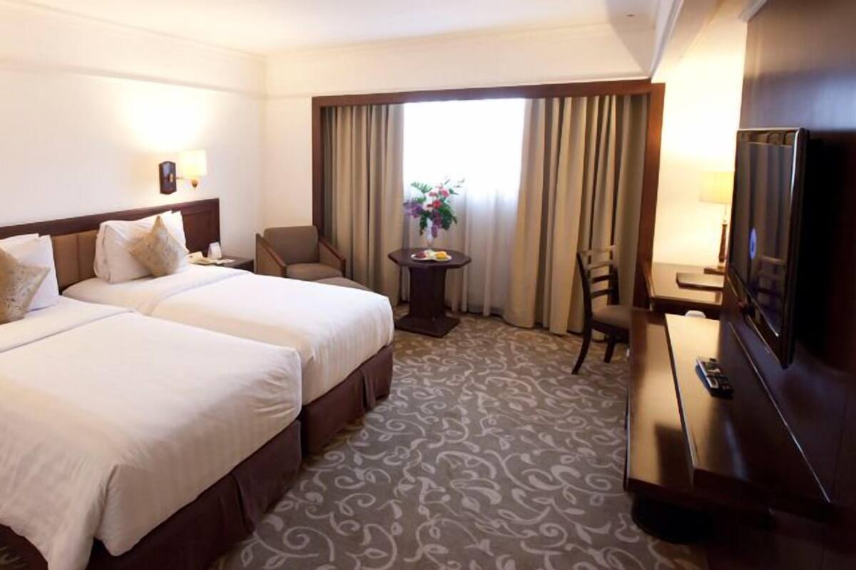 Merdeka Twin Room | 客房內保險箱、書桌、熨斗/熨衣板、折疊床/加床