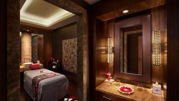 Couples treatment rooms, sauna, steam room, body treatments