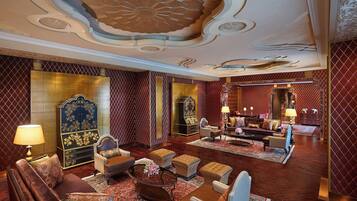 Club Room, 1 Double Bed, Tower | Hypo-allergenic bedding available, in-room safe, desk, laptop workspace