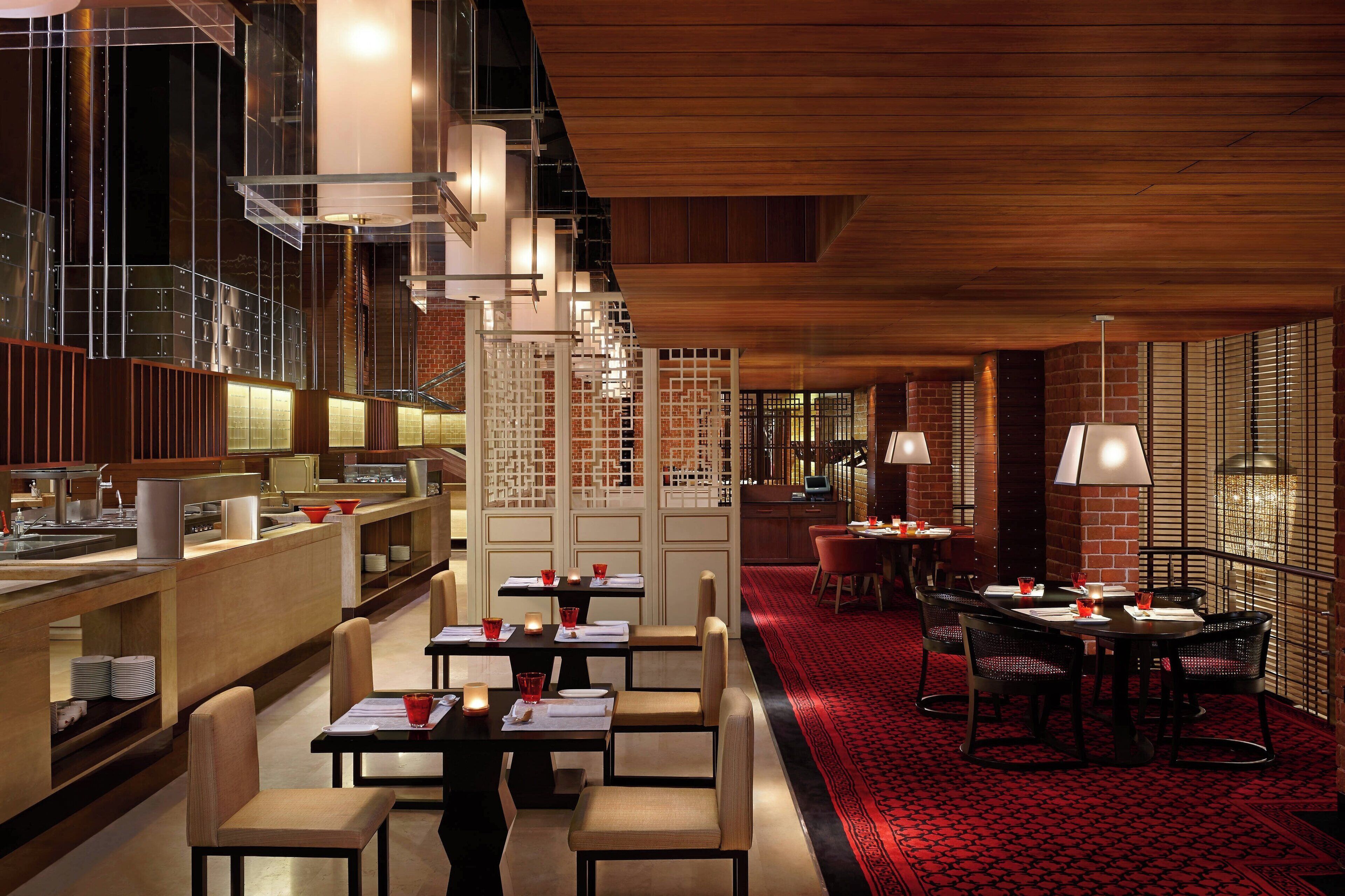 8 restaurants, dinner served