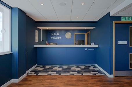 Lobby. Travelodge London Crystal Palace