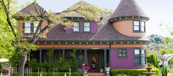 Kelley & Young Wine Garden Inn