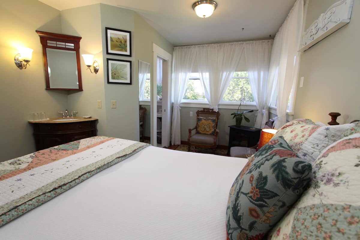 1. Jan's Room | Free WiFi