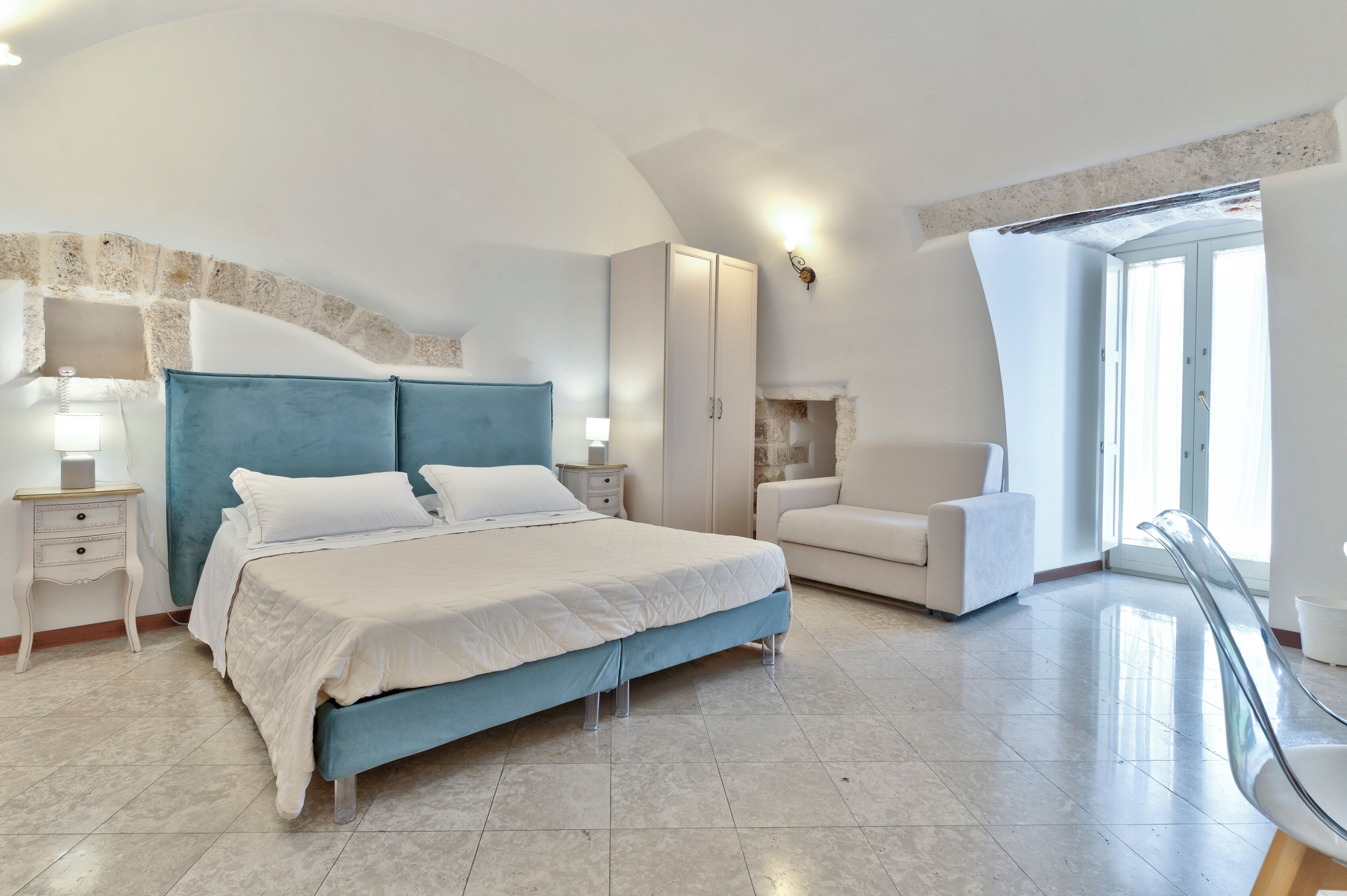 double room | 1 bedroom, free minibar, in-room safe, individually decorated