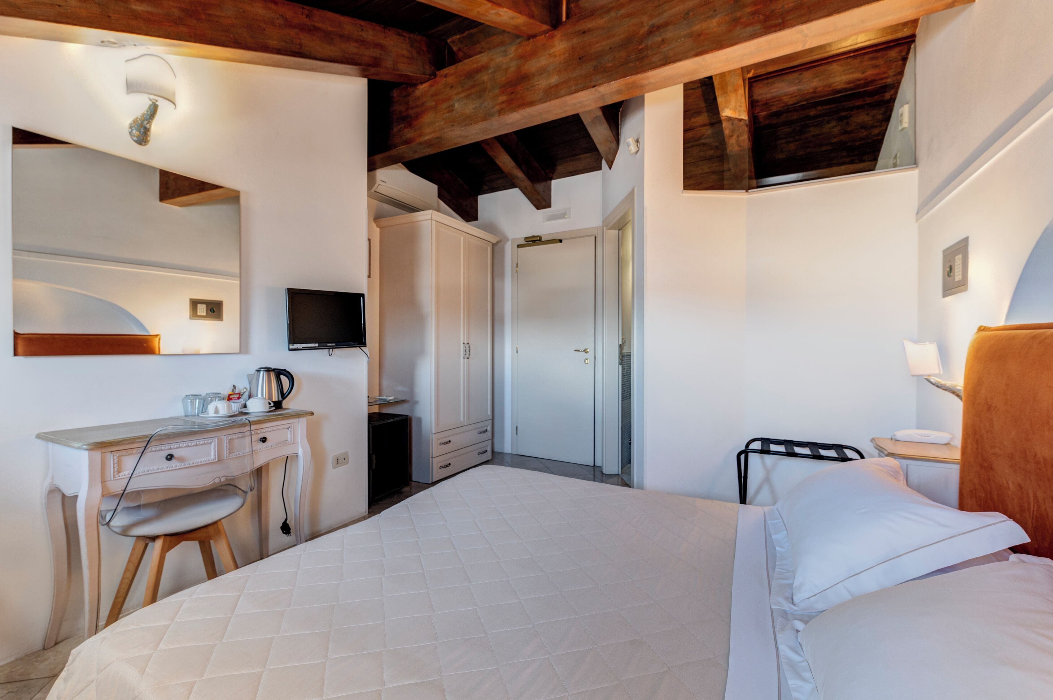 double room | 1 bedroom, free minibar, in-room safe, individually decorated