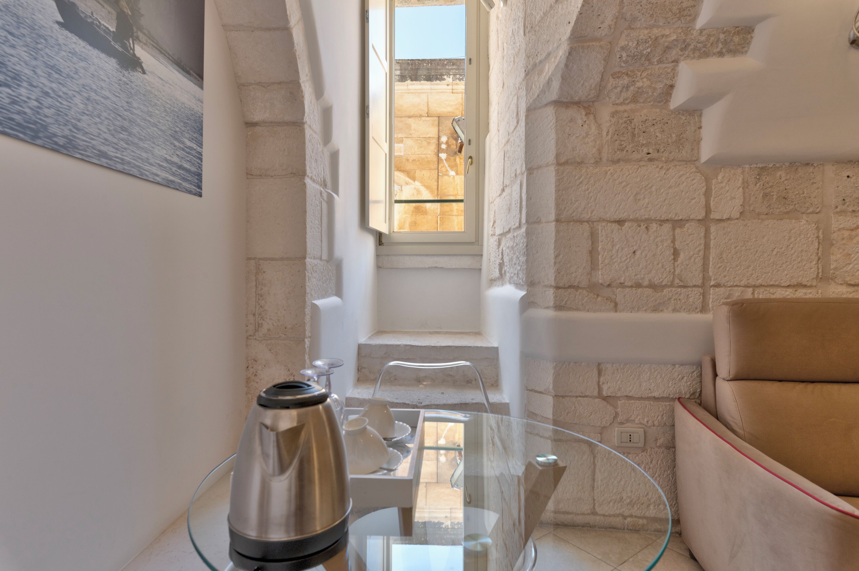 deluxe double room | 1 bedroom, free minibar, in-room safe, individually decorated