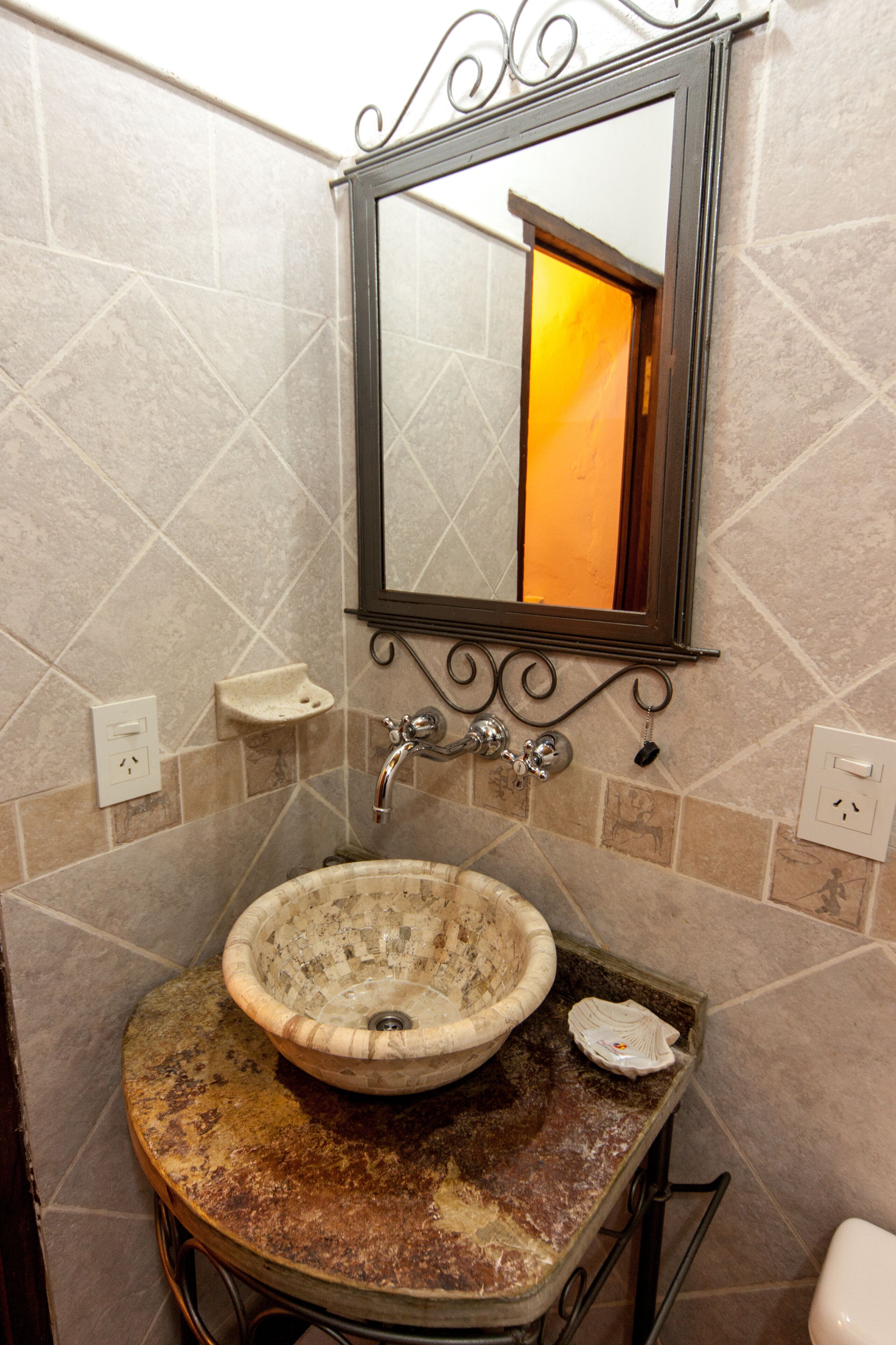 deluxe quadruple room | bathroom | hydromassage showerhead, free toiletries, hair dryer, bidet