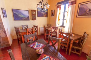 تقديم الإفطار