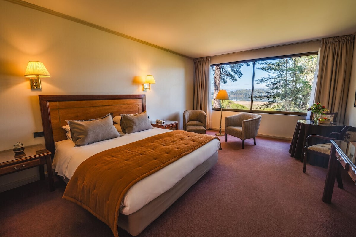 In-room safe, desk, laptop workspace, blackout drapes