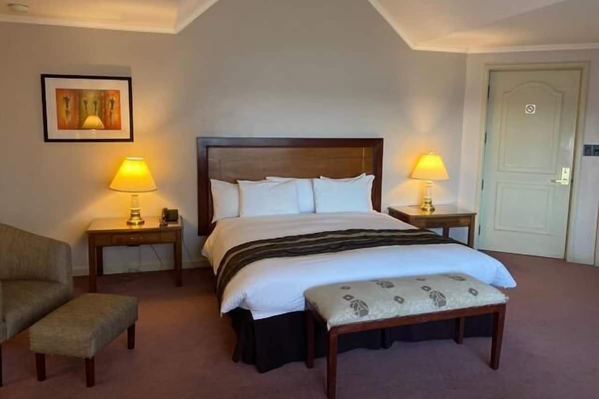 In-room safe, desk, laptop workspace, blackout drapes