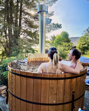 Outdoor spa tub - Hotel Puerta del Sur (Valdivia)