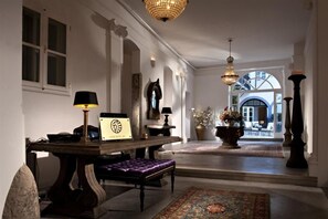 Lobby - Antiq Palace Residences (Ljubljana)