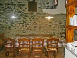 Petit déjeuner complet compris tous les jours