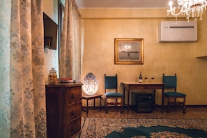 Family Suite, Connecting Rooms | Living area