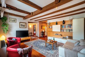 디럭스 콘도, 별관 (San Polo District) | 거실 공간