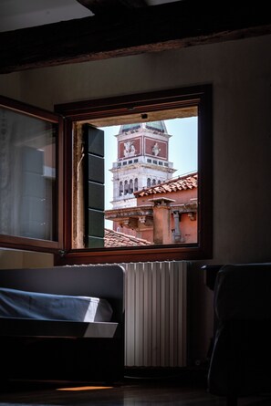 特色公寓, 运河景观, 副楼 | 高档床上用品、羽绒被、迷你吧、特色装修