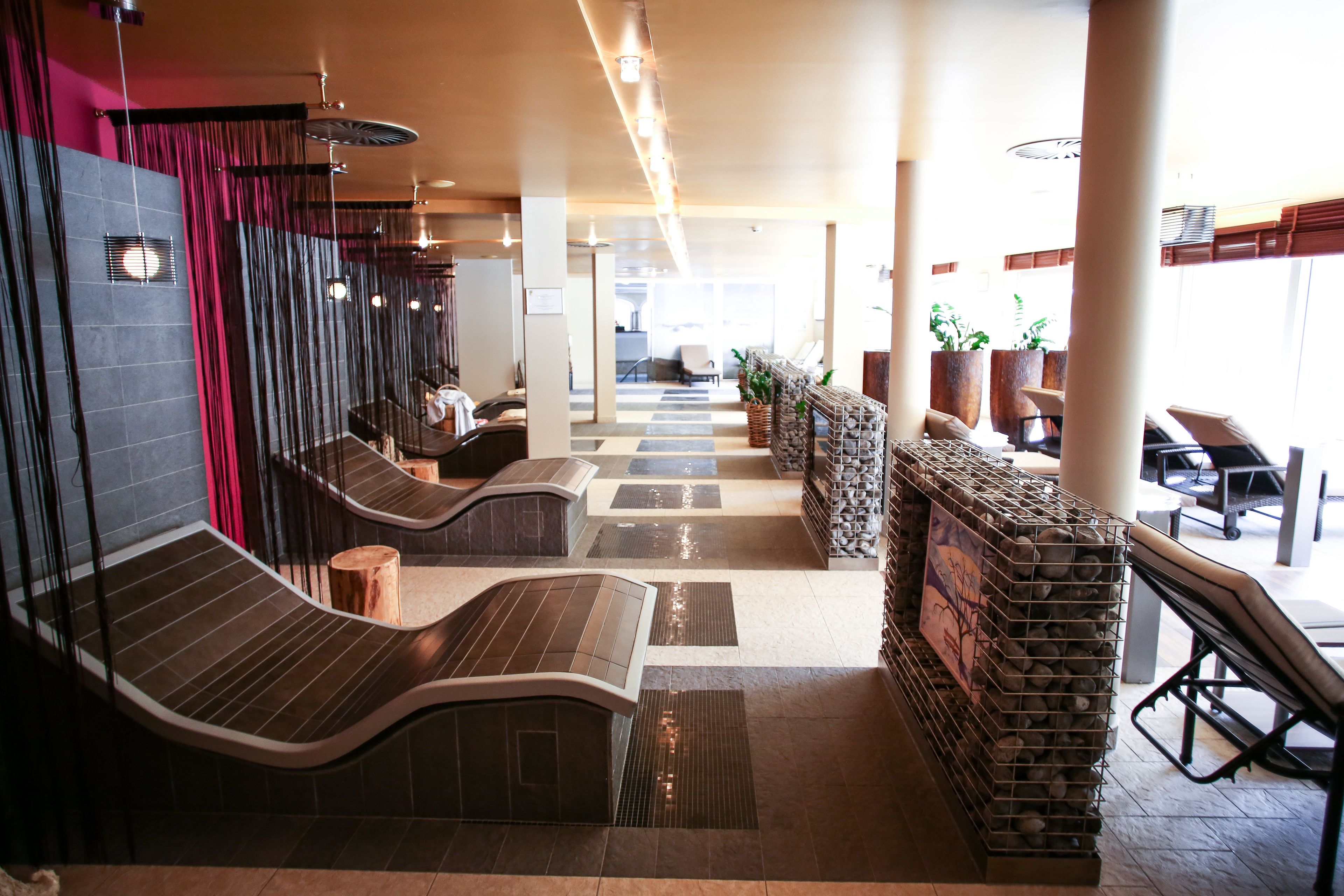 sauna, hot tub, body treatments, hydrotherapy, body wraps, body scrubs