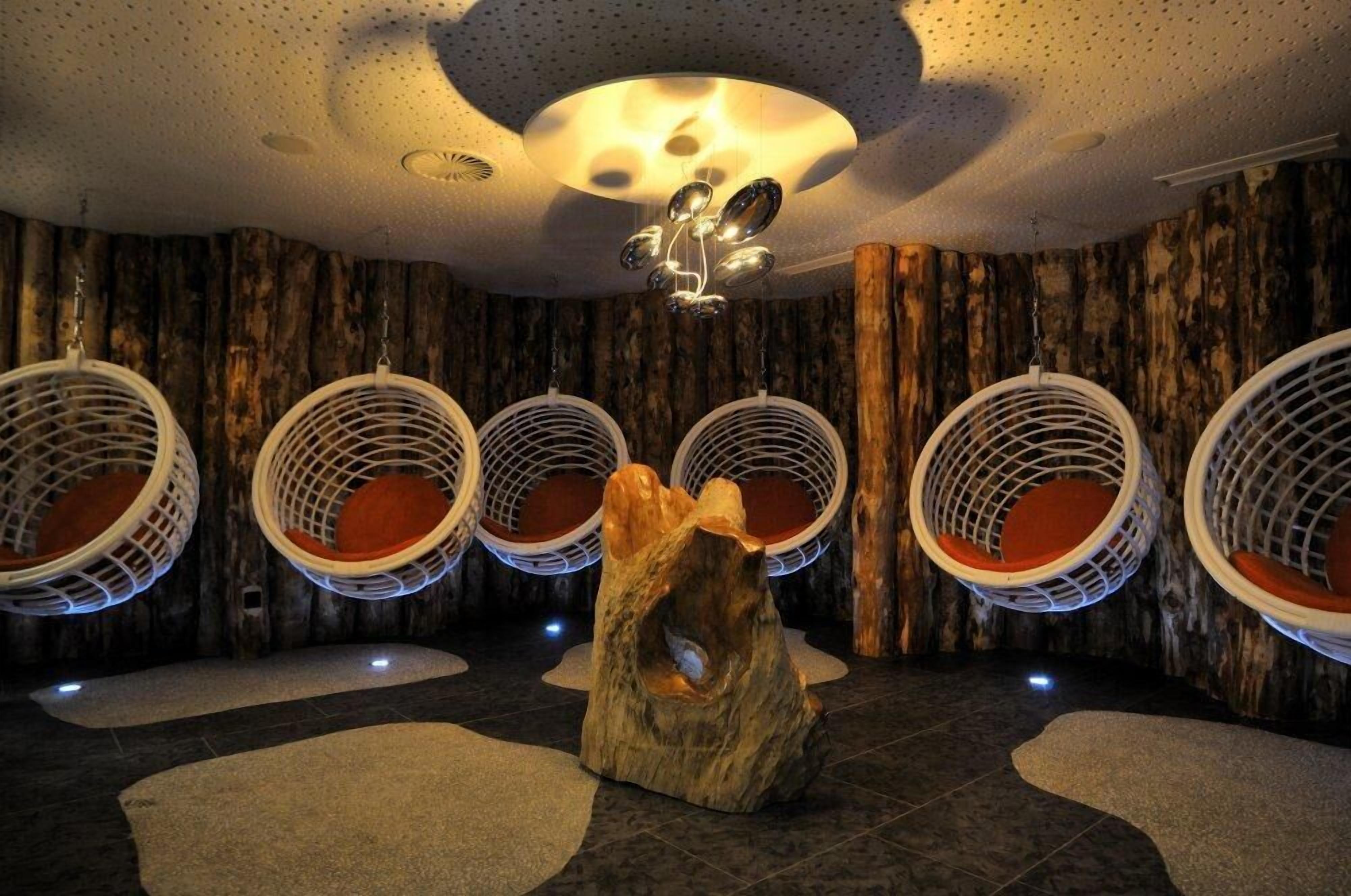 Sauna, hot tub, body treatments, hydrotherapy, body wraps, body scrubs