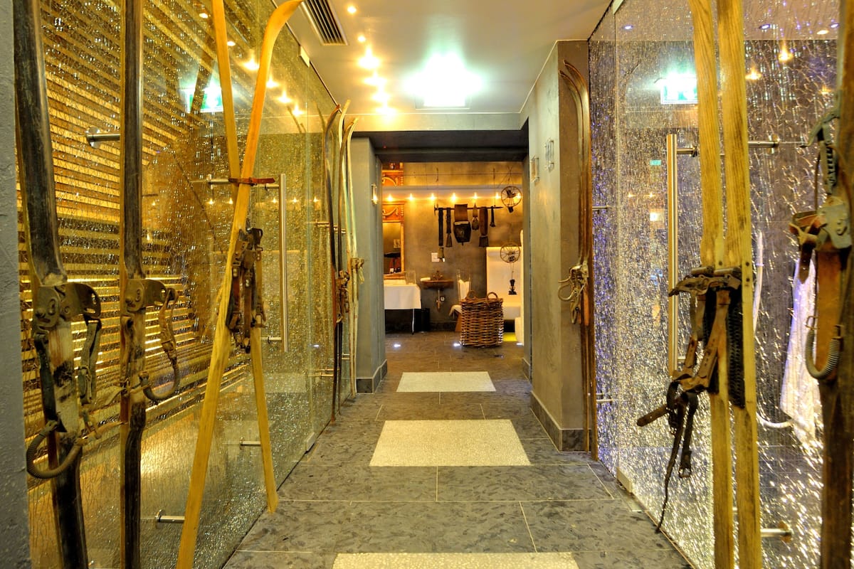 sauna, hot tub, body treatments, hydrotherapy, body wraps, body scrubs