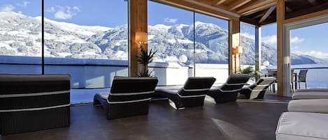 Sauna, body treatments, facials, 1 treatment room