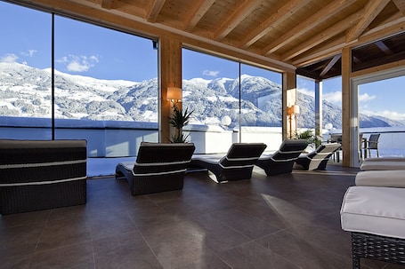 Sauna, body treatments, facials, 1 treatment room