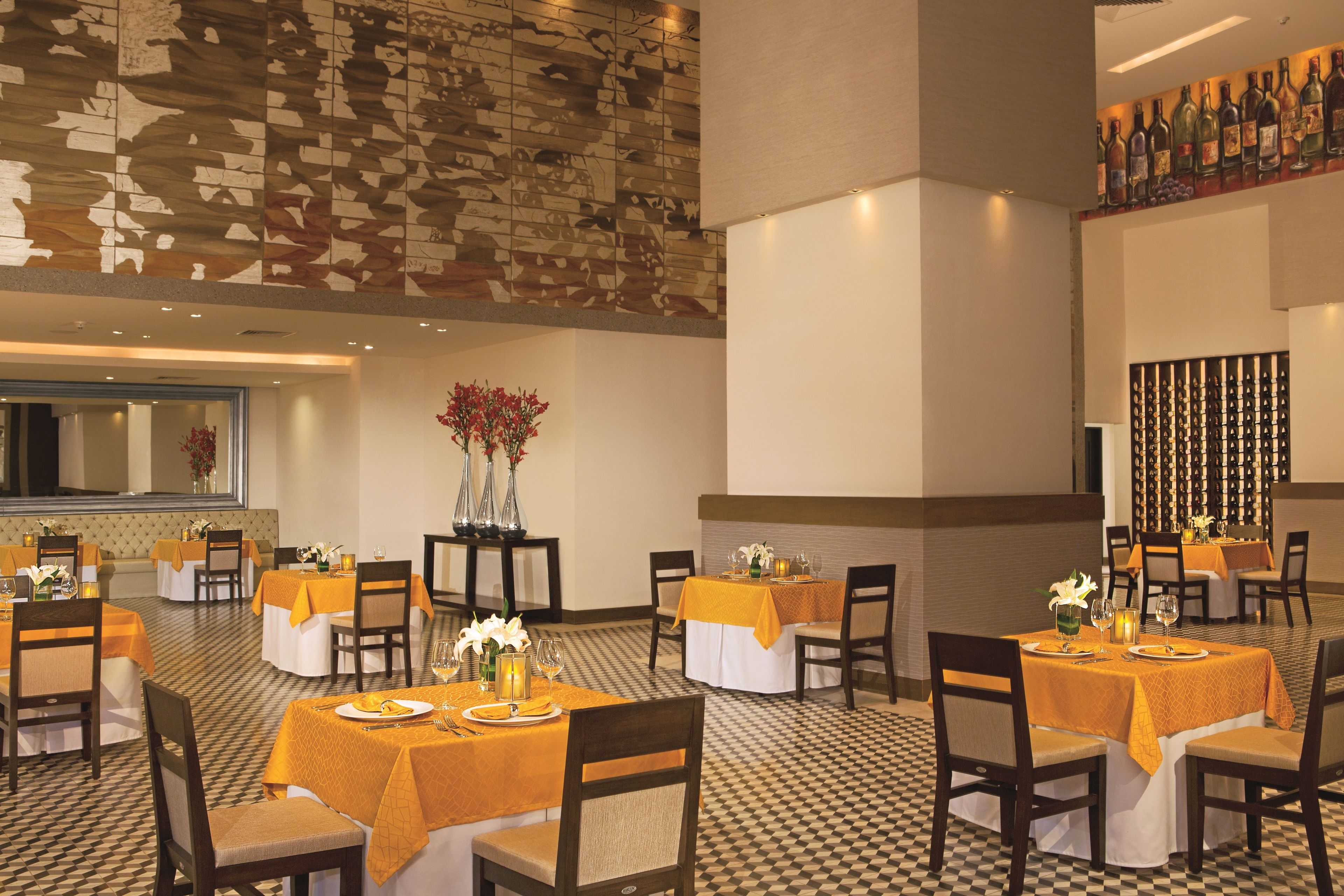 5 restaurants; s'hi serveixen dinars i sopars