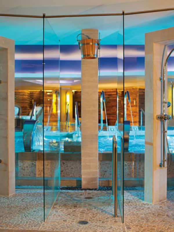 Couples treatment rooms, sauna, hot tub, Turkish bath, body treatments