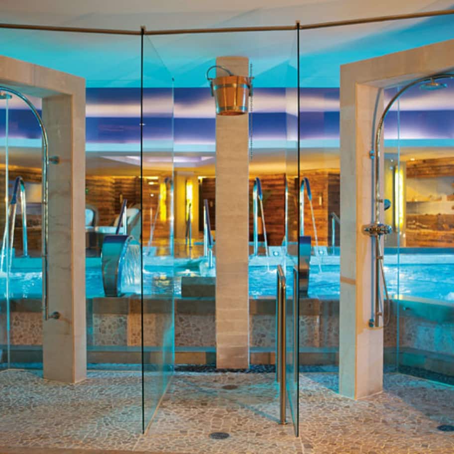 Couples treatment rooms, sauna, hot tub, Turkish bath, body treatments