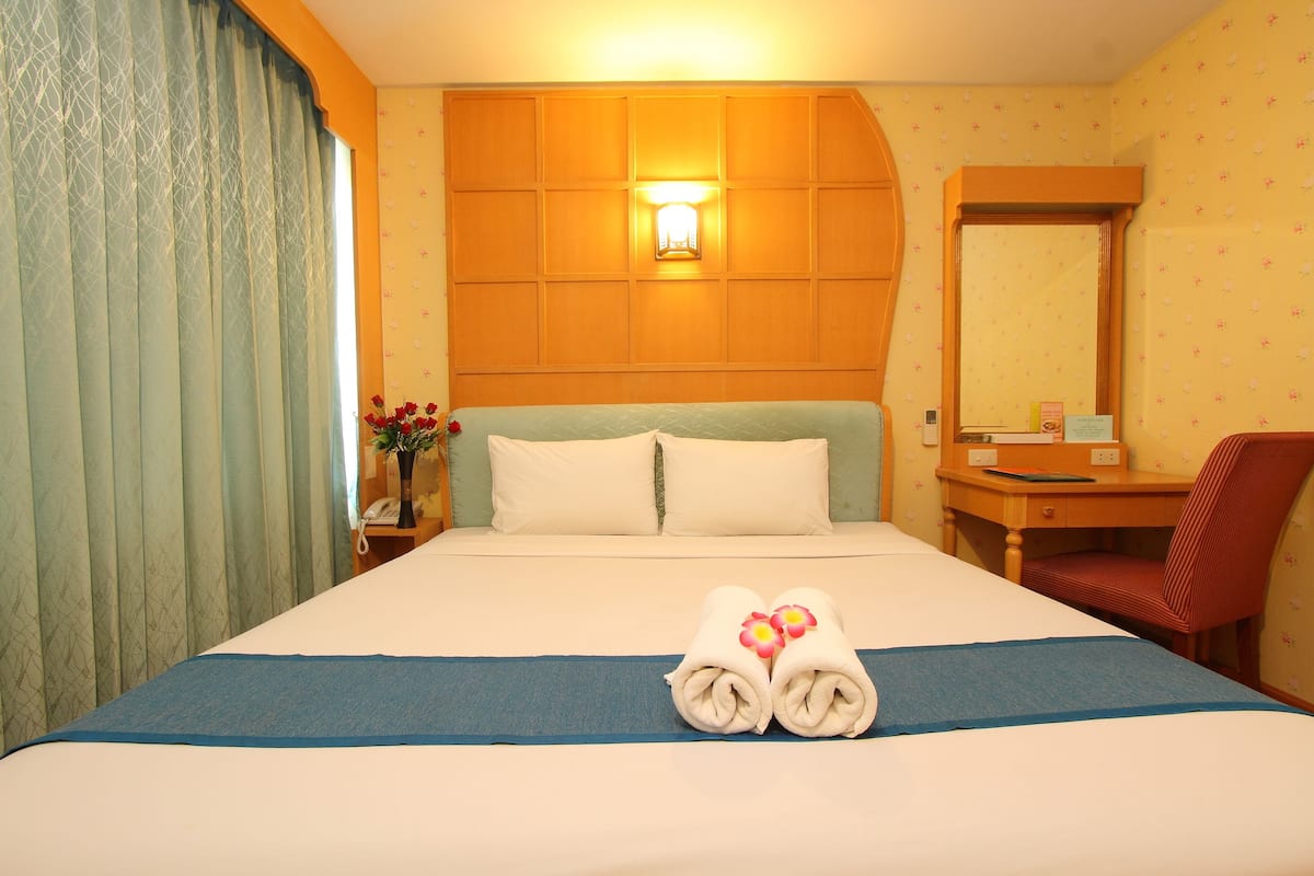 Minibar, in-room safe, blackout curtains, rollaway beds