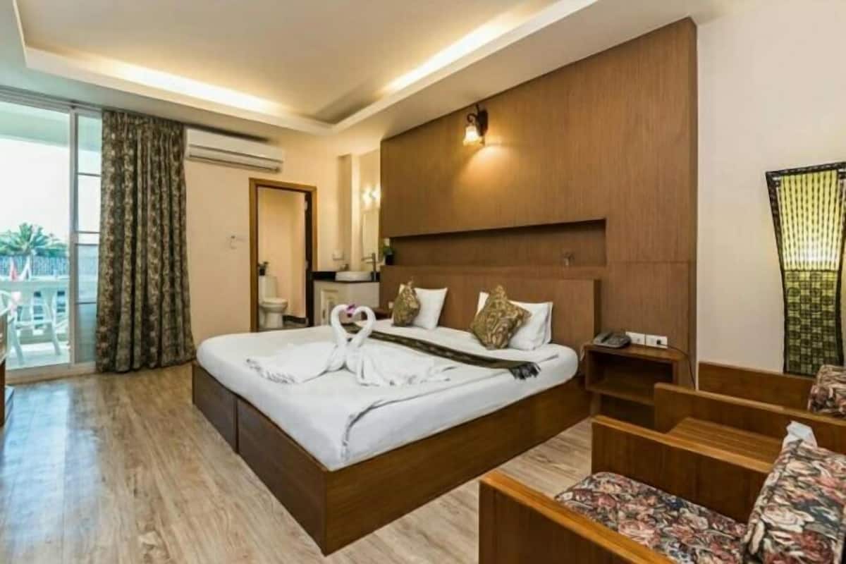 Camas Select Comfort, minibar y escritorio