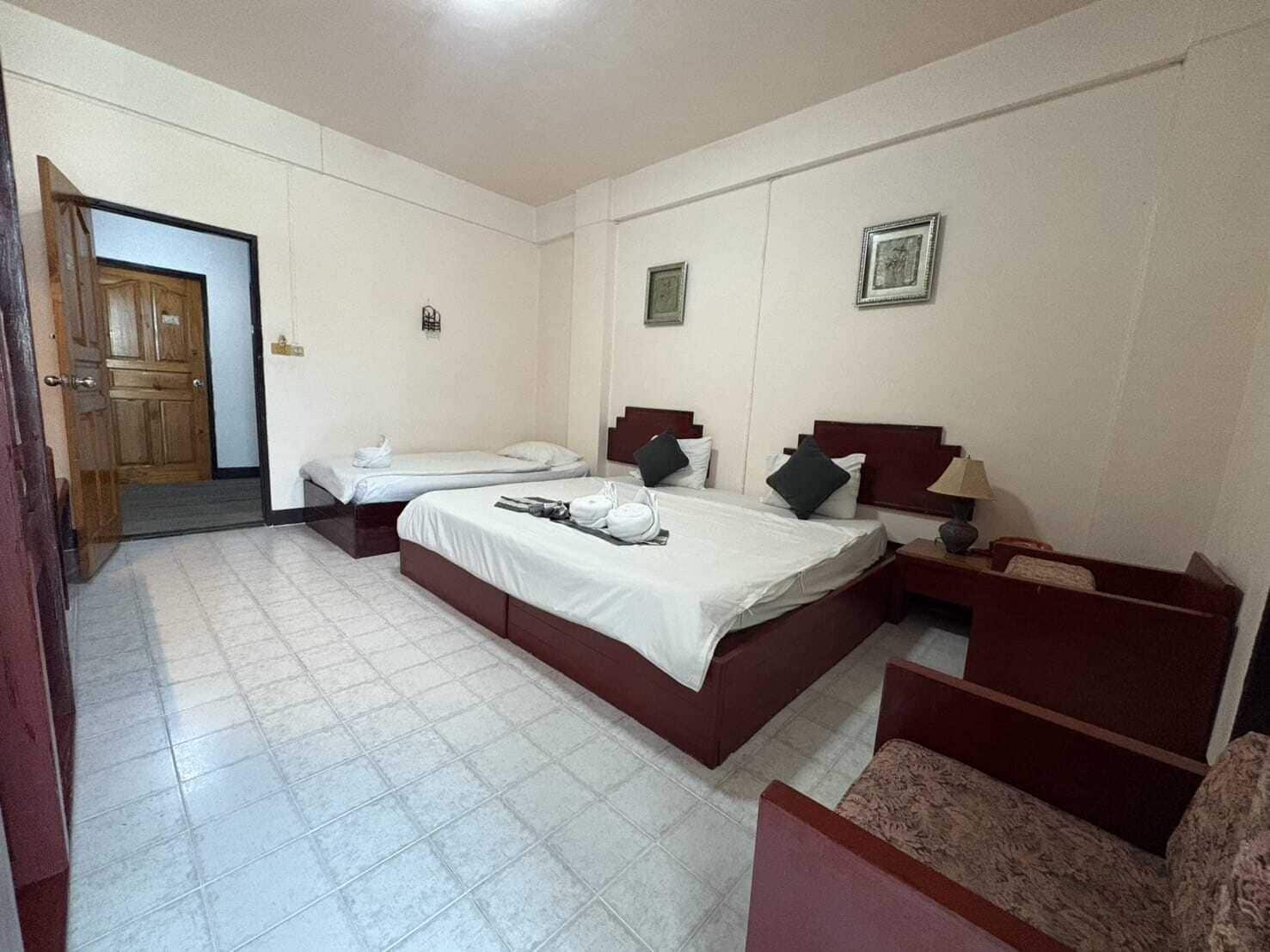 Superior Family Room | Camas Select Comfort, frigobar, escrivaninha