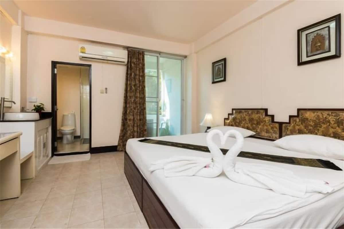 Camas Select Comfort, minibar y escritorio