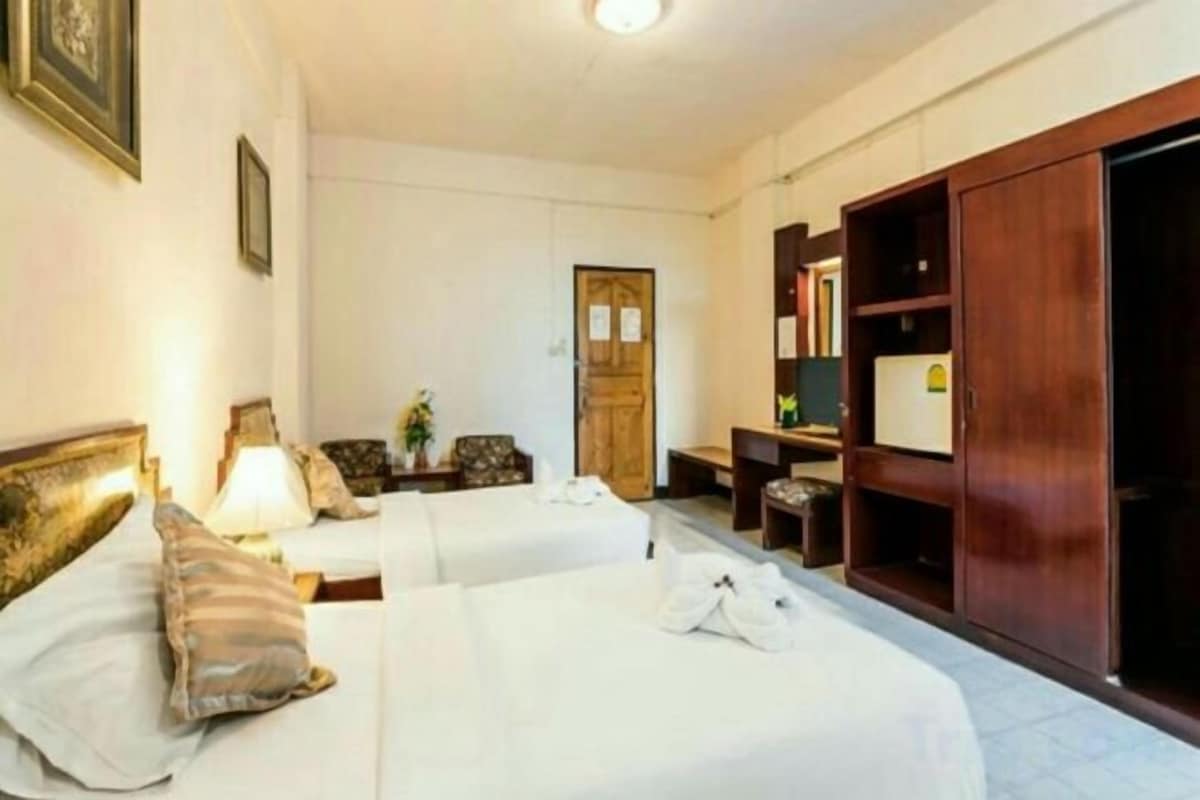 Colchones Select Comfort, minibar y escritorio 