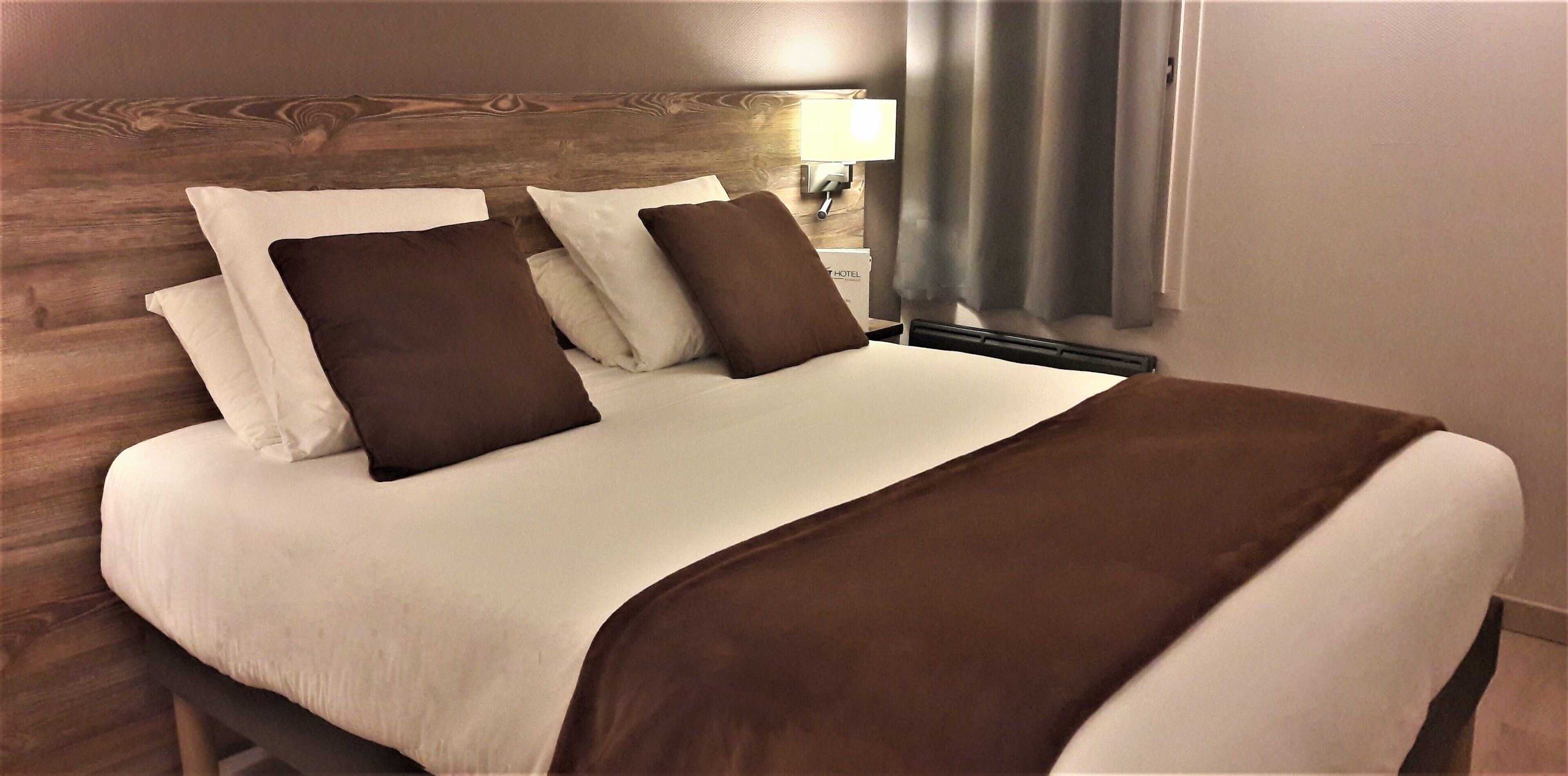 double room, 1 king bed | 1 bedroom, premium bedding, memory-foam beds, desk