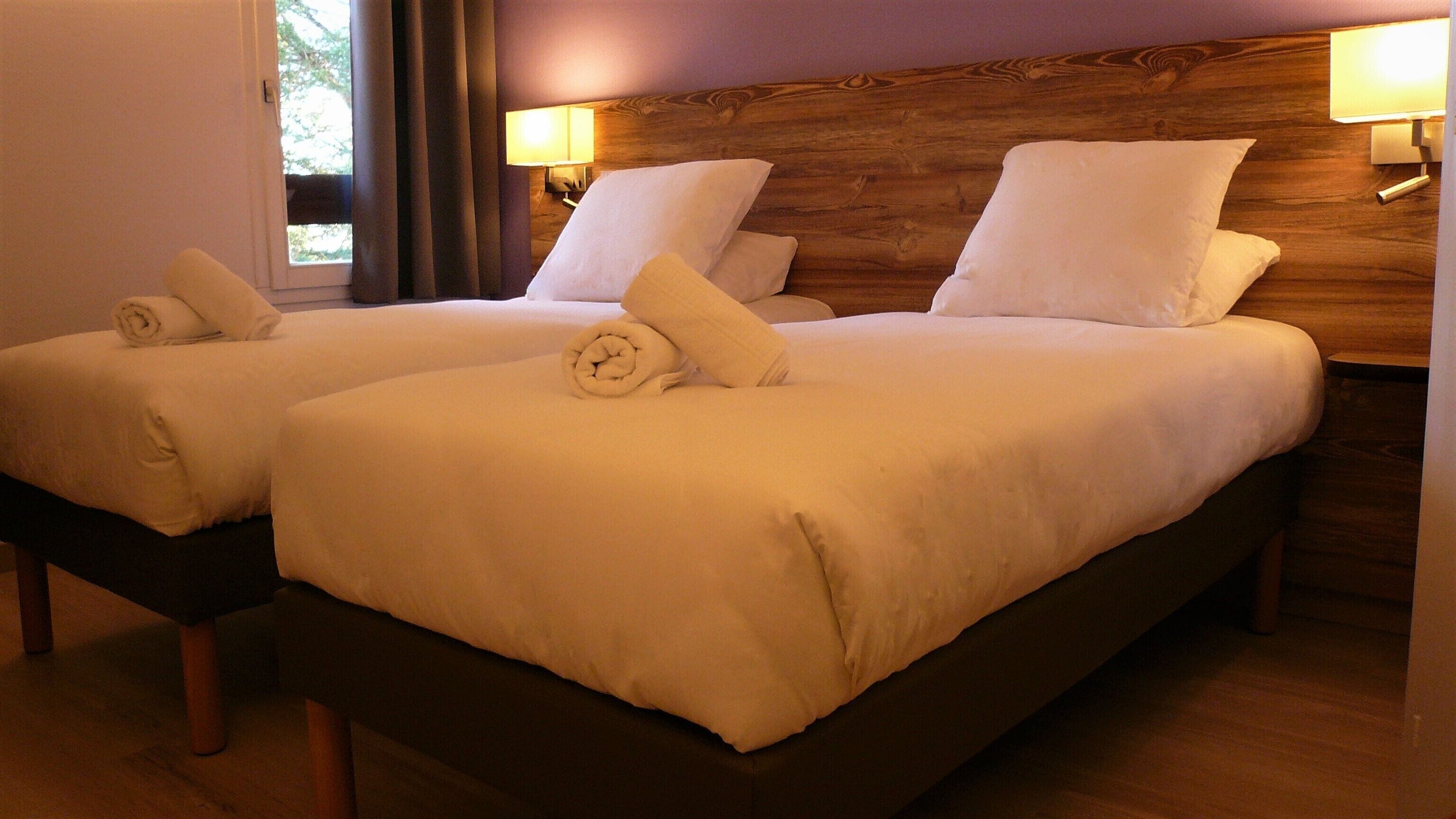 twin room | 1 bedroom, premium bedding, memory-foam beds, desk