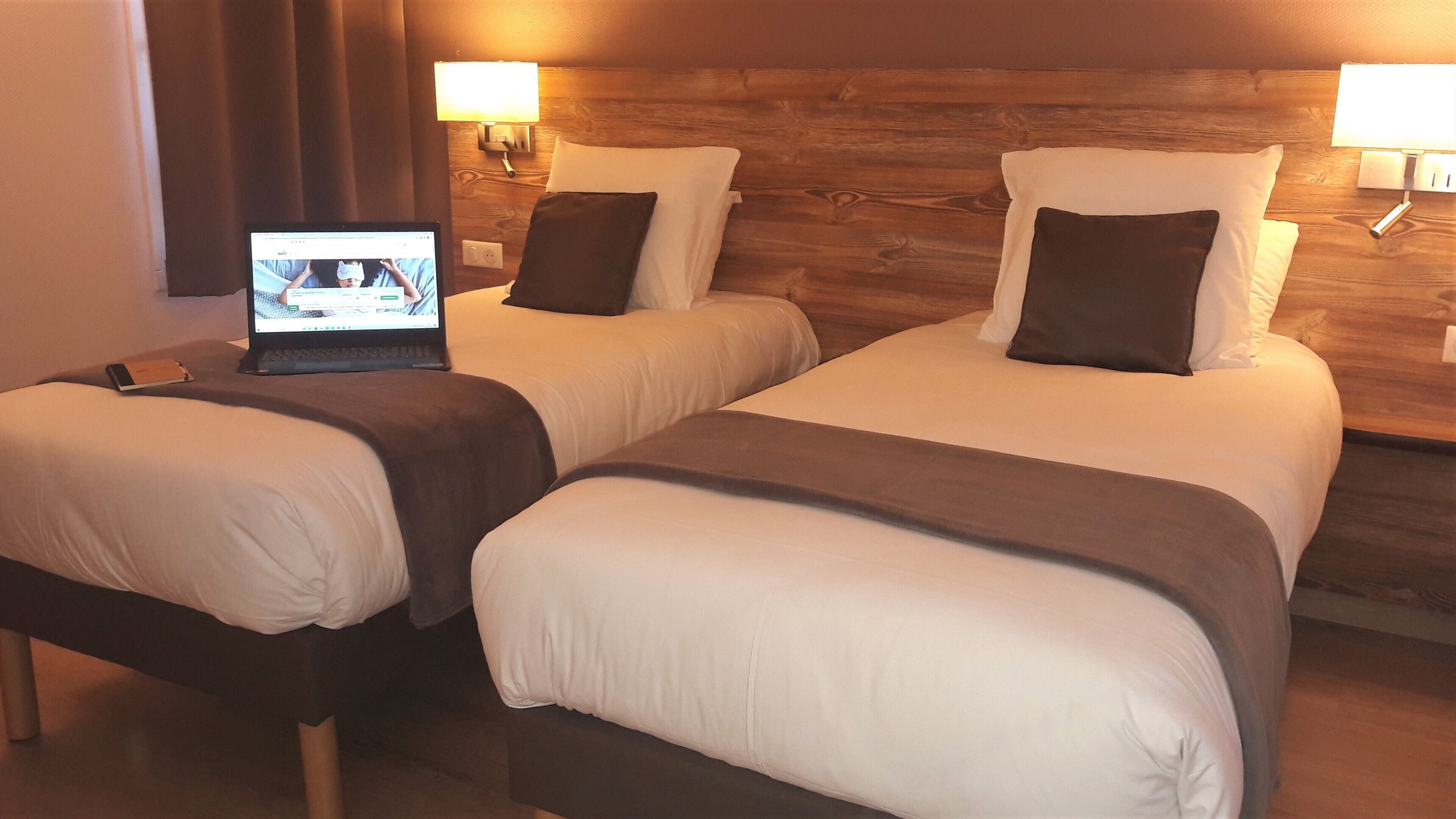 twin room | 1 bedroom, premium bedding, memory-foam beds, desk