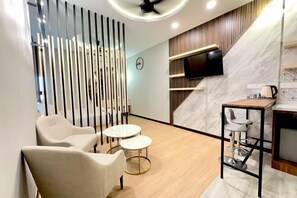 Desk, free WiFi - Sky Hotel @ Selayang (Batu Caves)