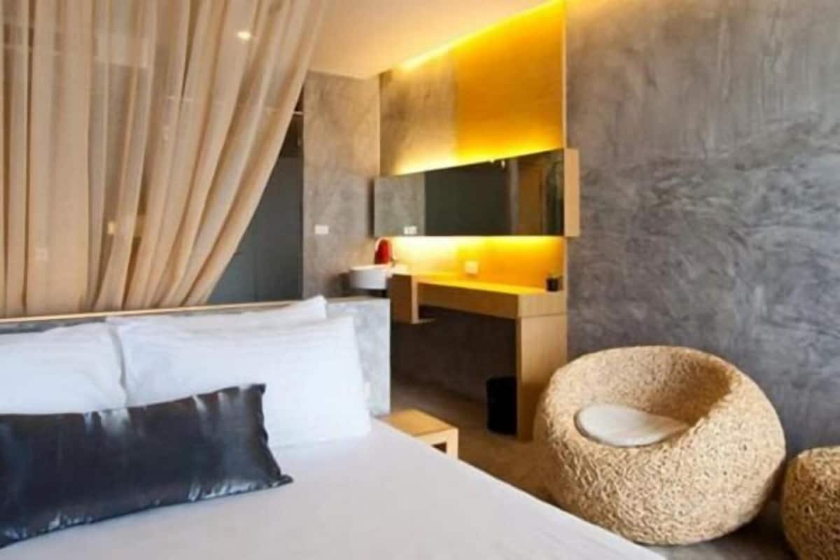Free minibar, in-room safe, desk, rollaway beds
