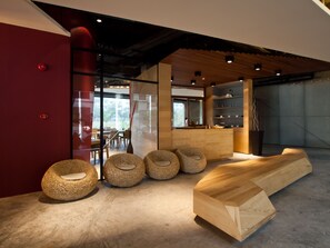 Lobby sitting area - The Now Hotel (Pattaya)