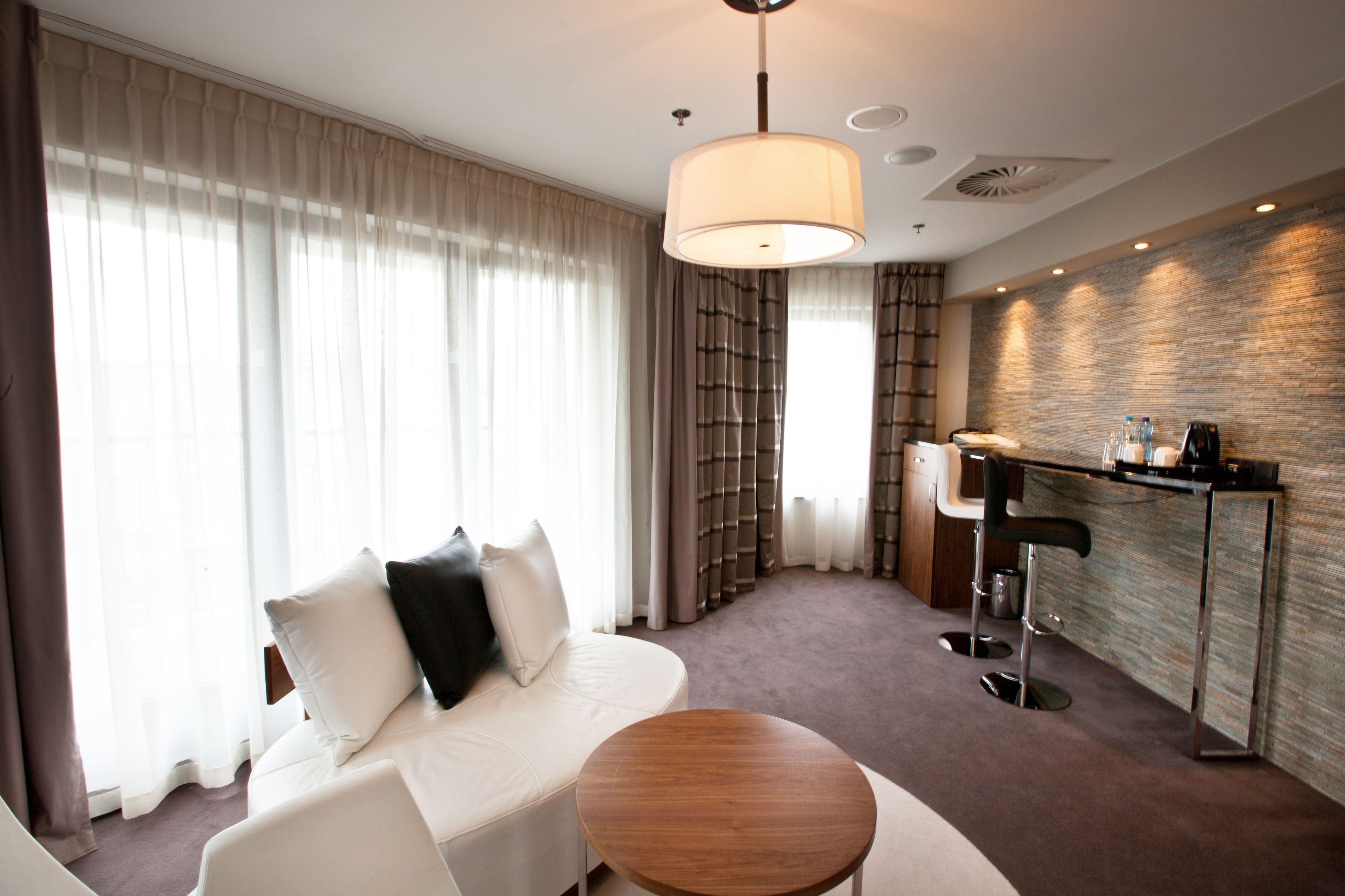 suite, 1 bedroom | 1 bedroom, minibar, in-room safe, desk