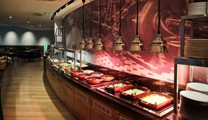 Dagelijks ontbijtbuffet (PLN 70 per persoon)